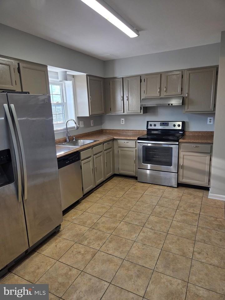 6998 Admetus Ct - Photo 2 of 40