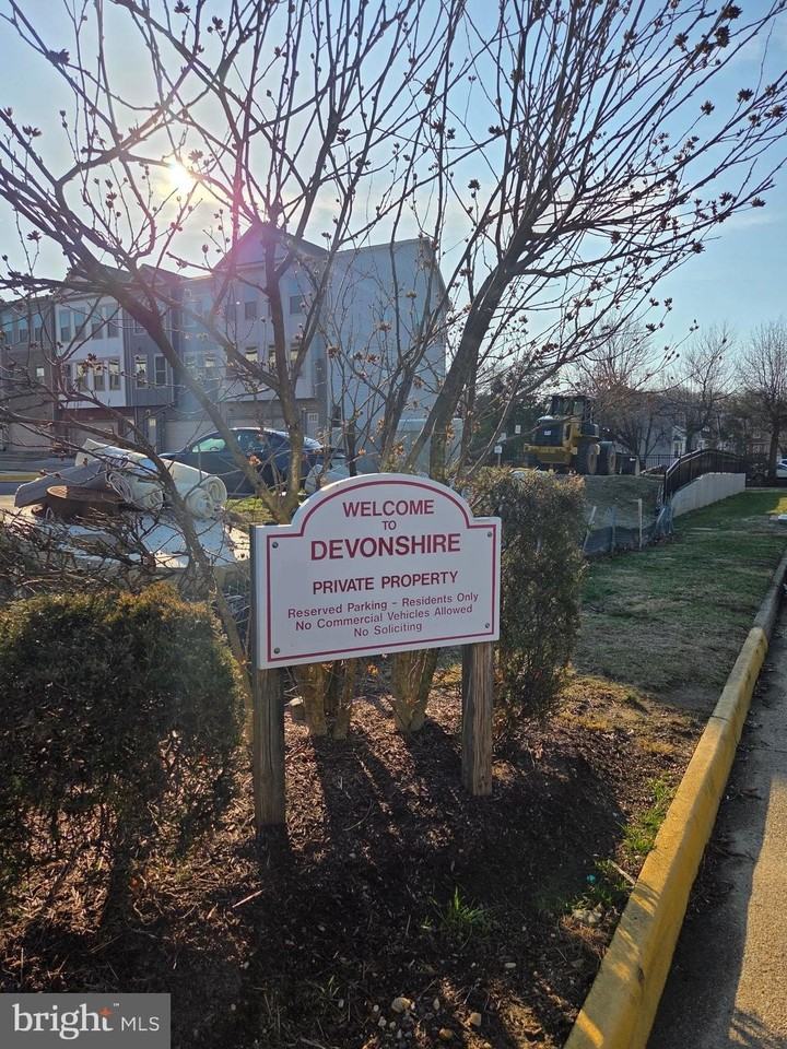 6998 Admetus Ct - Photo 5 of 40