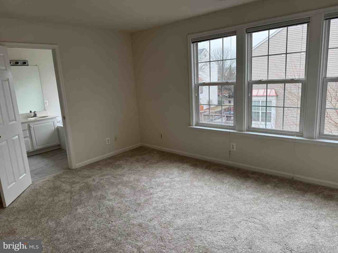 43798 Virginia Manor Ter - Photo 3 of 13