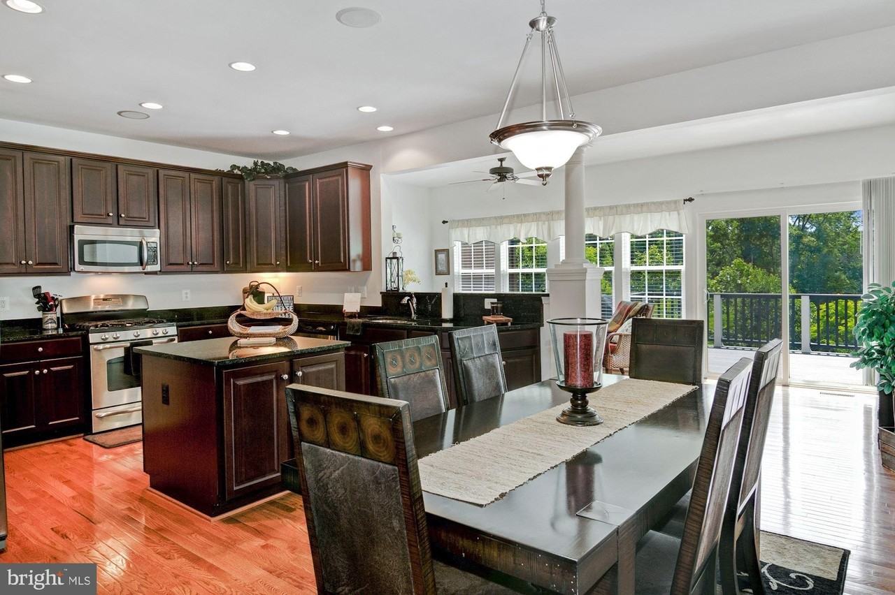 32 Hunting Creek Ln - Photo 2 of 34