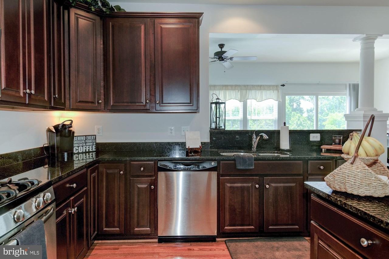 32 Hunting Creek Ln - Photo 7 of 34