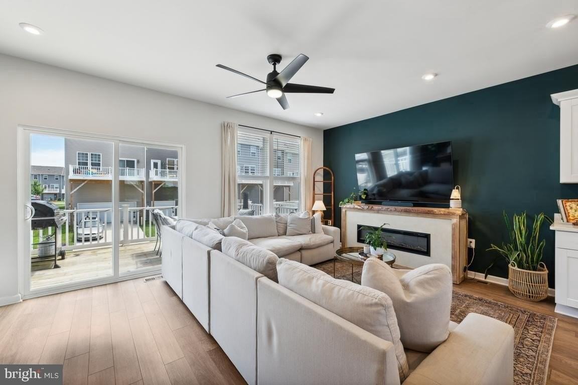 195 Presidents Pointe Ave - Photo 5 of 22