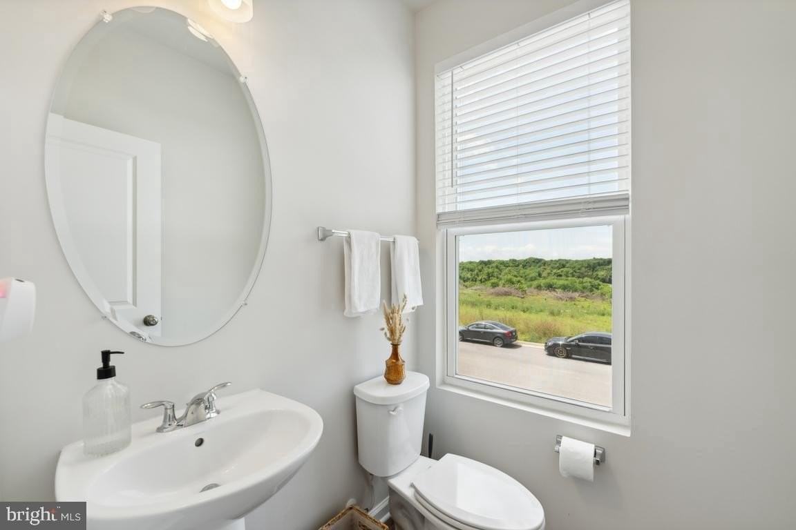 195 Presidents Pointe Ave - Photo 7 of 22