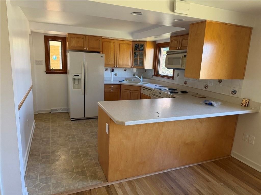 1950 Shiras Ave - Photo 4 of 16