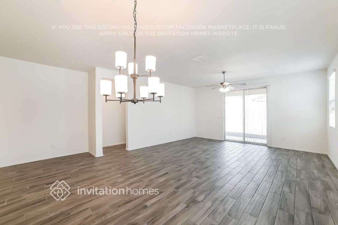 19444 W Solano Dr - Photo 3 of 18