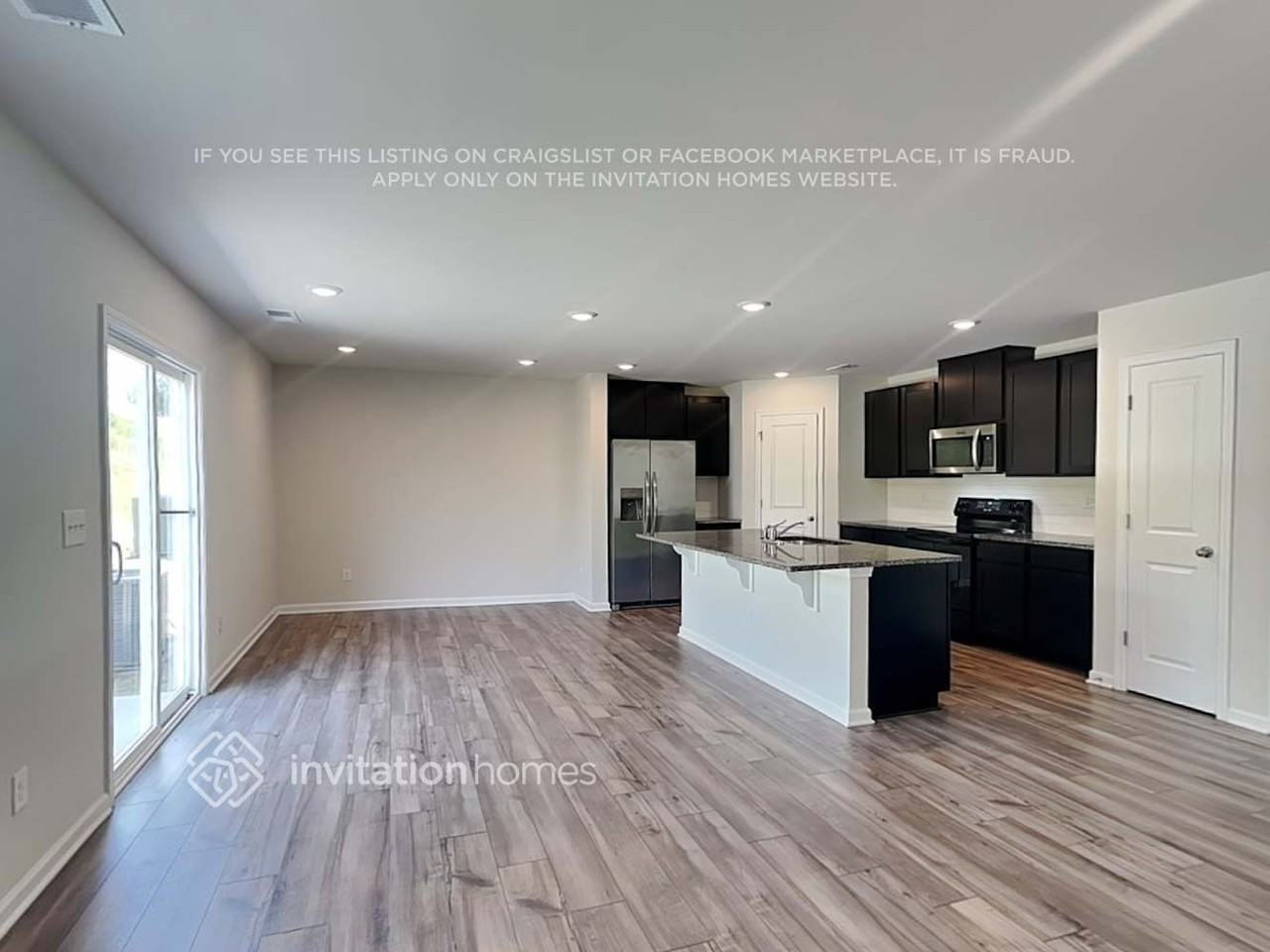 7221 Olive Coast St - Photo 7 of 20