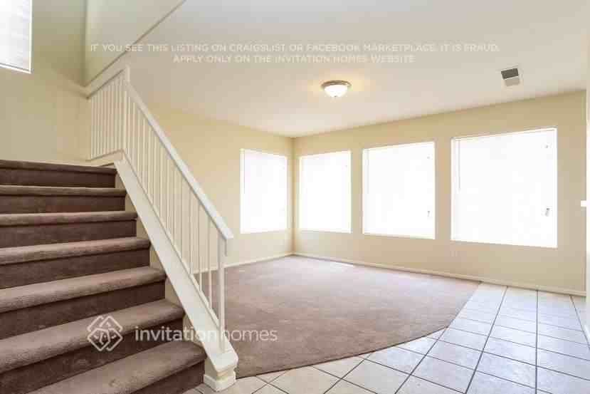7009 Glass Slipper Ct - Photo 3 of 24