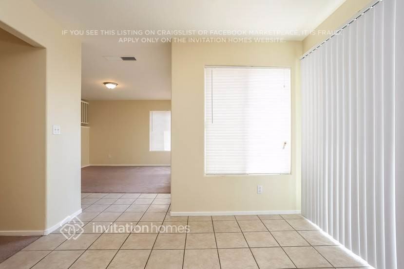 7009 Glass Slipper Ct - Photo 4 of 24