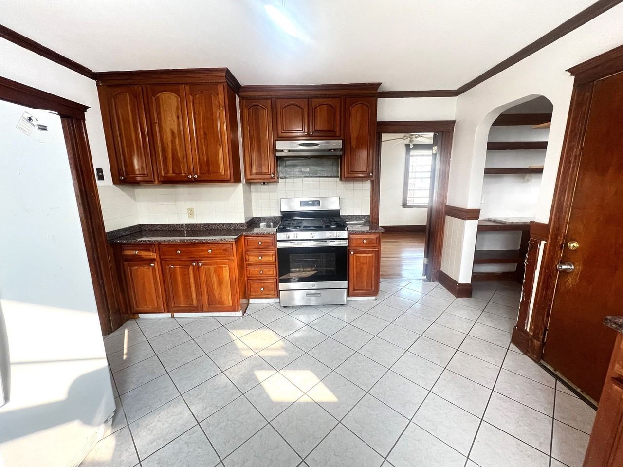 103 Saint Andrew Rd #2 - Photo 3 of 8