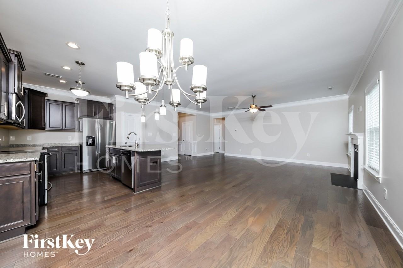 115 Glenmoor Ave - Photo 4 of 15