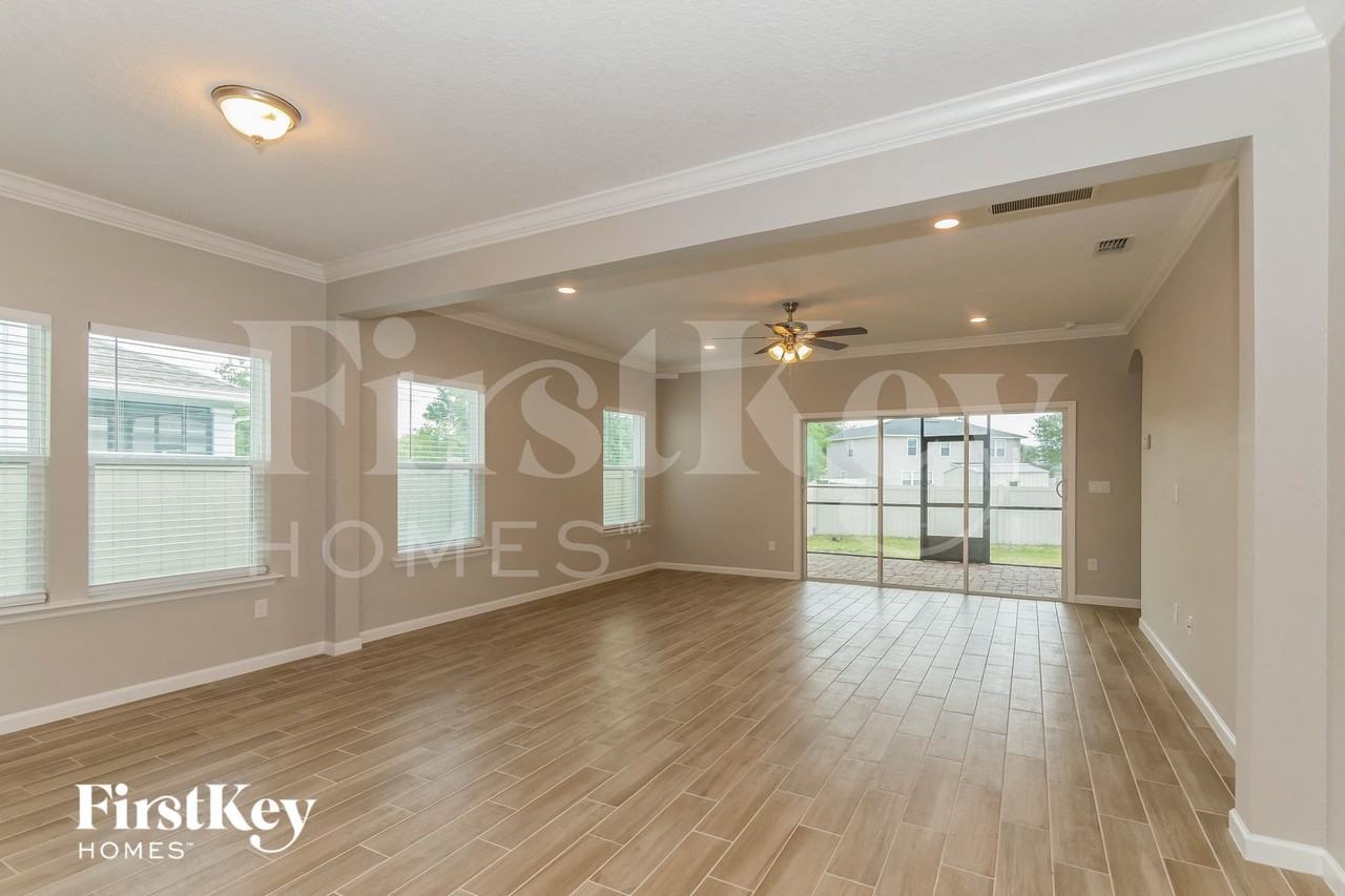 9856 Melrose Creek Dr - Photo 3 of 15