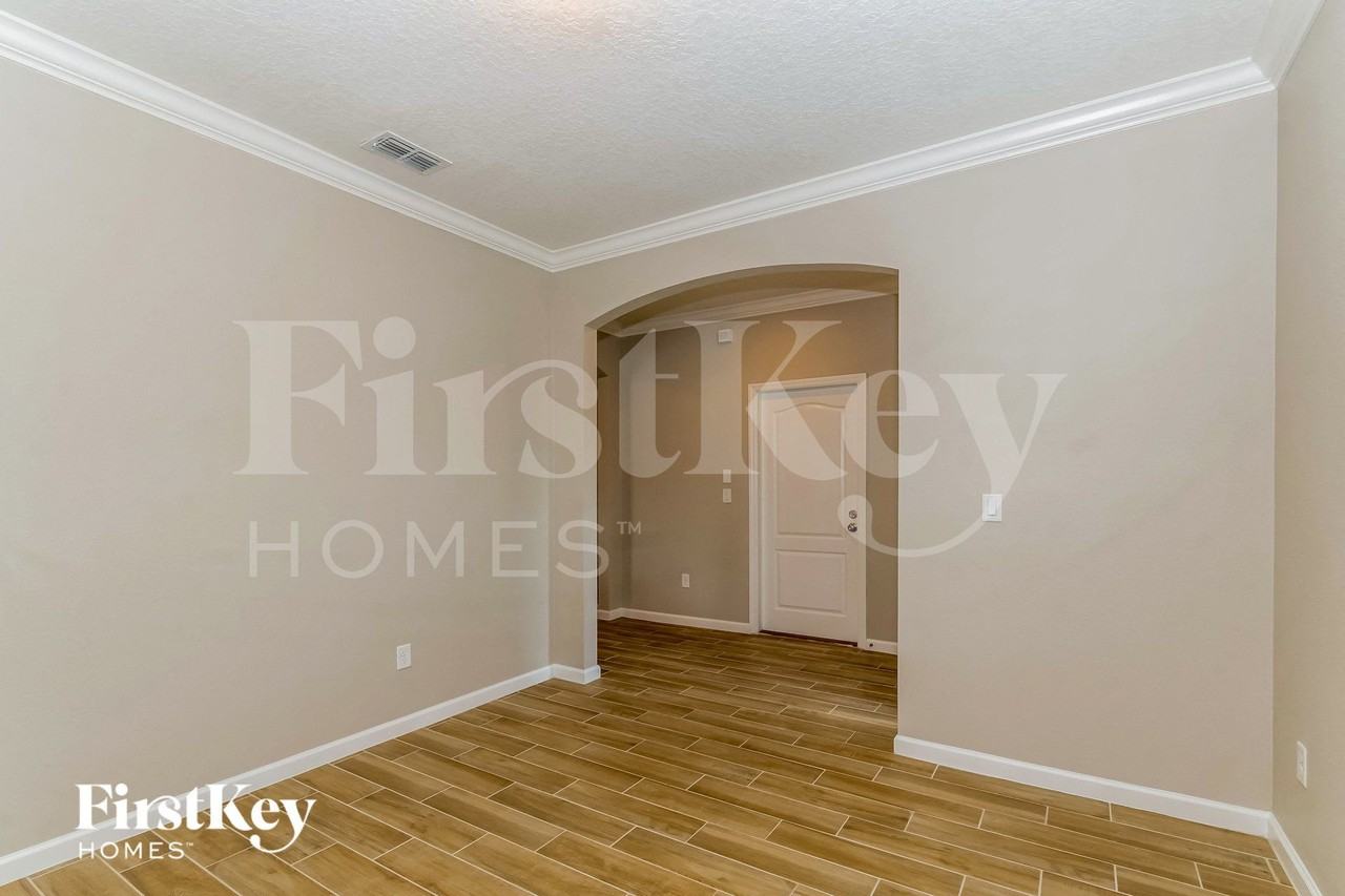 9856 Melrose Creek Dr - Photo 4 of 15