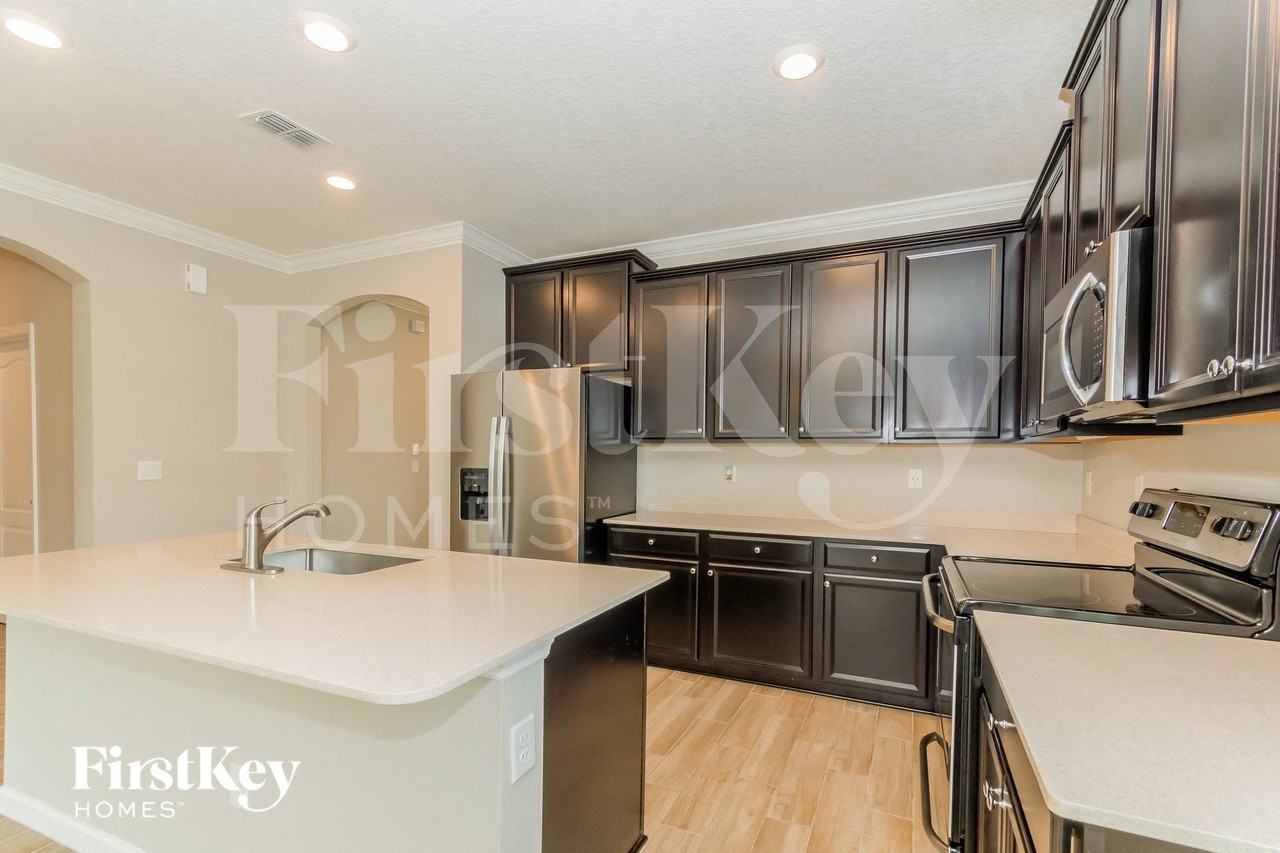 9856 Melrose Creek Dr - Photo 5 of 15