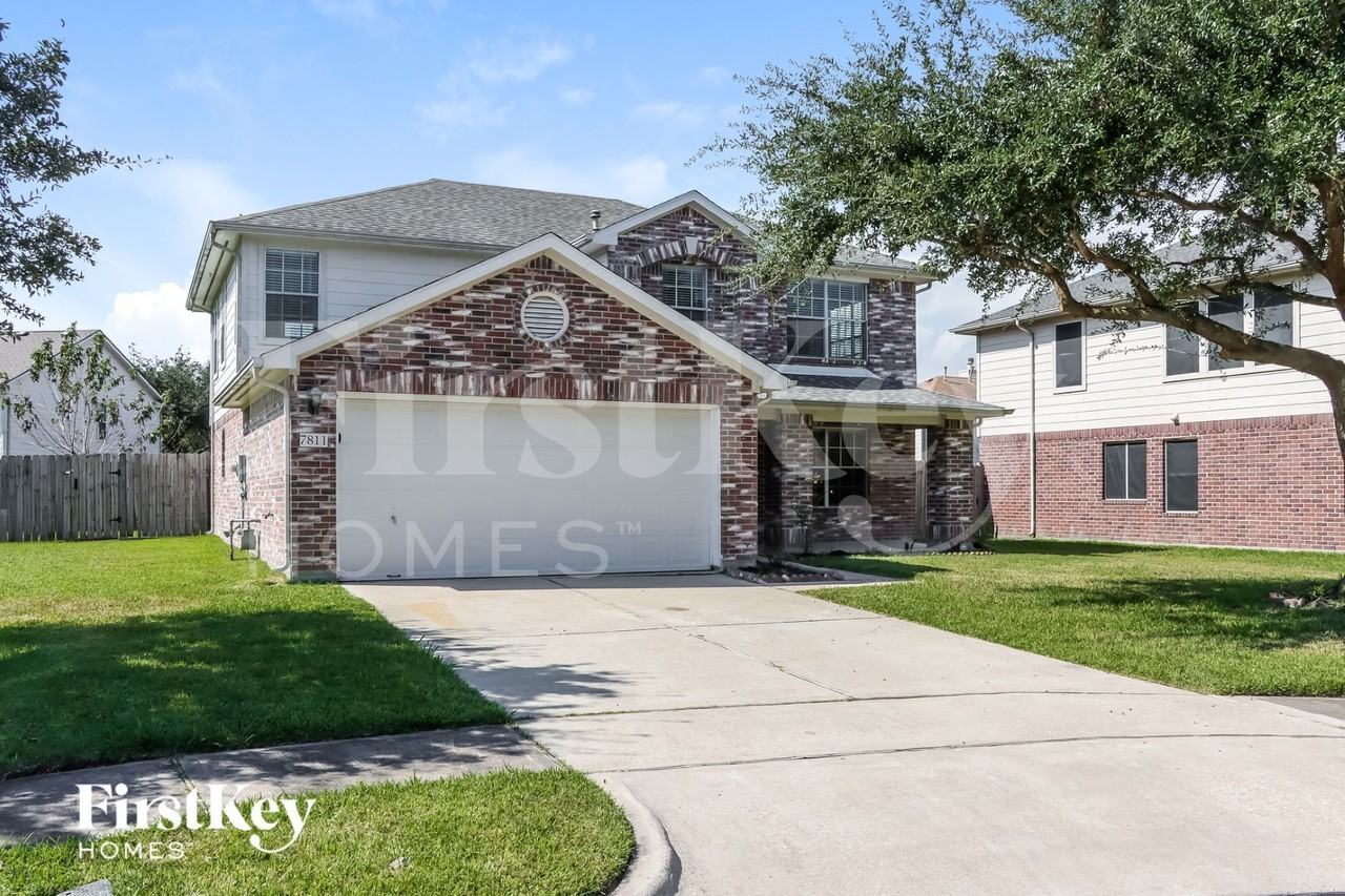 7811 Brookfield St - Photo 2 of 15