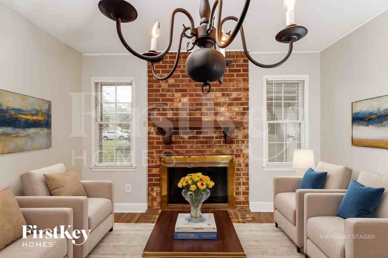 1913 Middlewood Ct - Photo 4 of 18