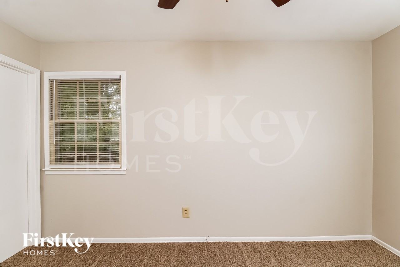 1913 Middlewood Ct - Photo 6 of 18