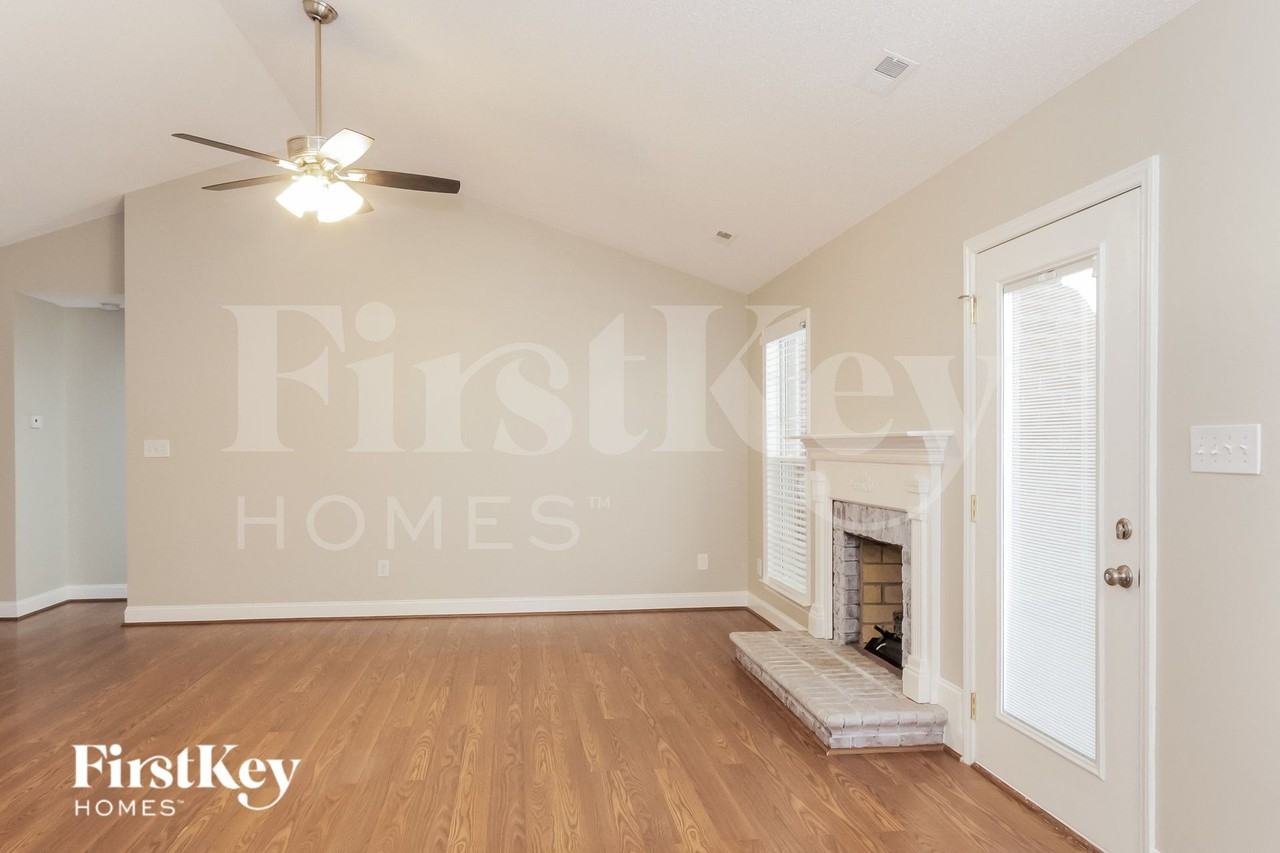 12618 Hill Pine Rd - Photo 5 of 15