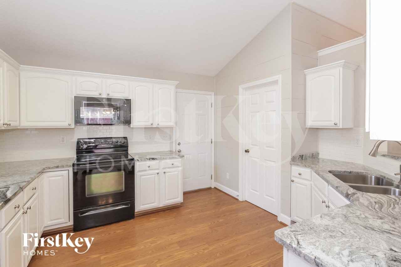 12618 Hill Pine Rd - Photo 6 of 15