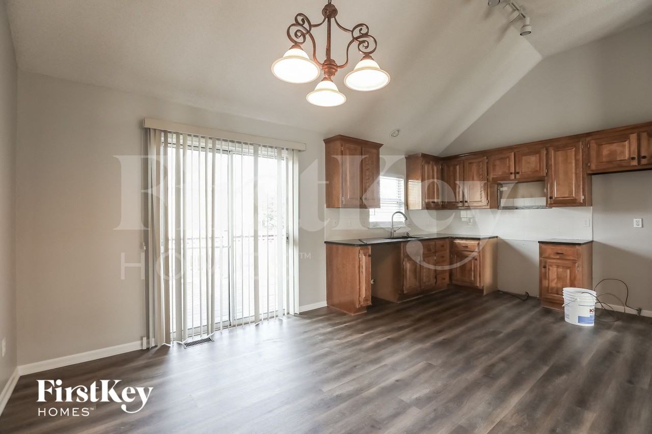 20564 W 124th Ter - Photo 5 of 15