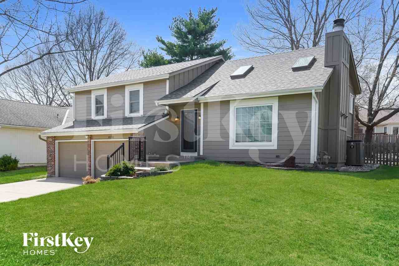 8530 Alden St - Photo 2 of 15