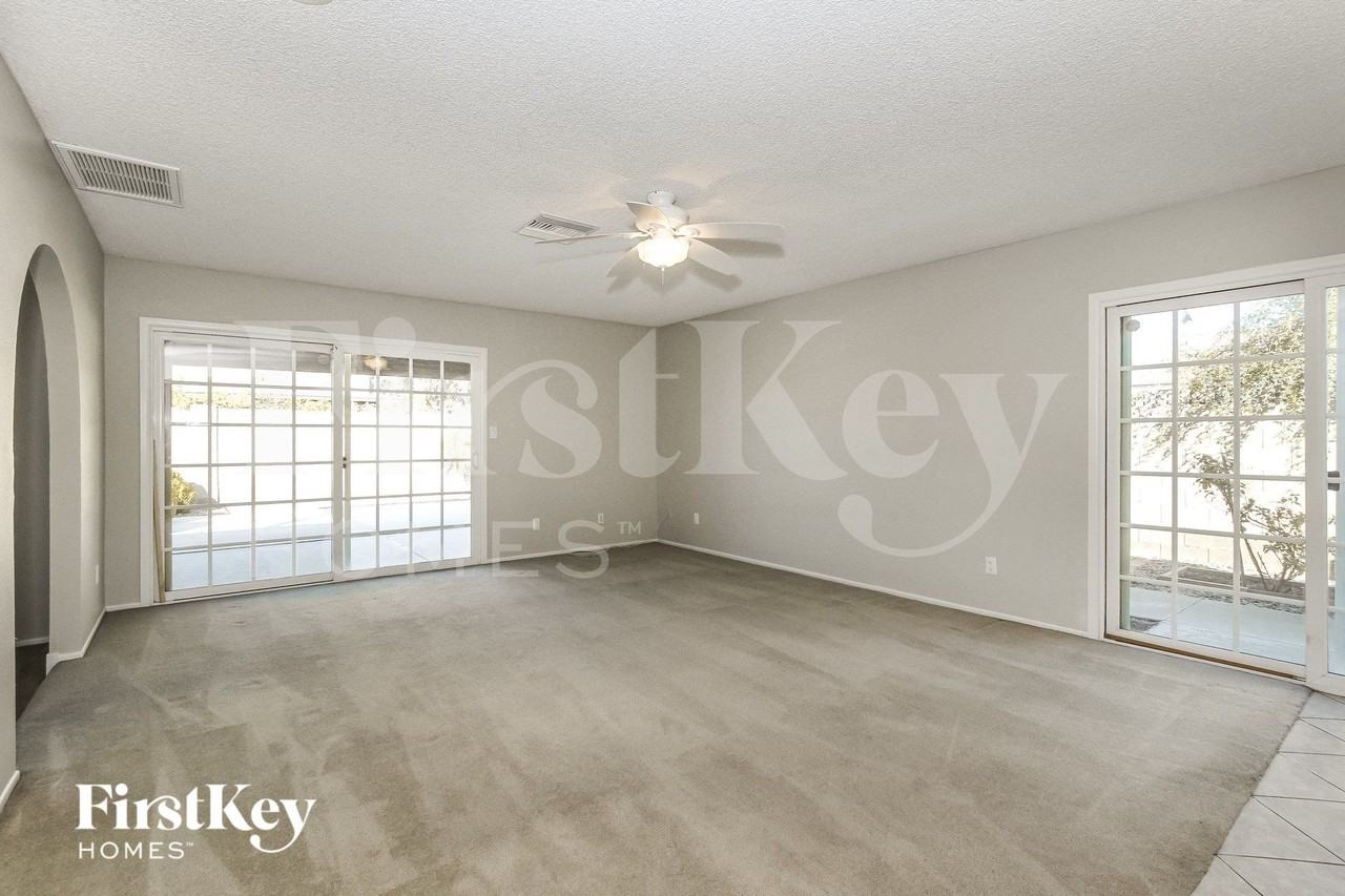 5236 W Cheryl Dr - Photo 6 of 15