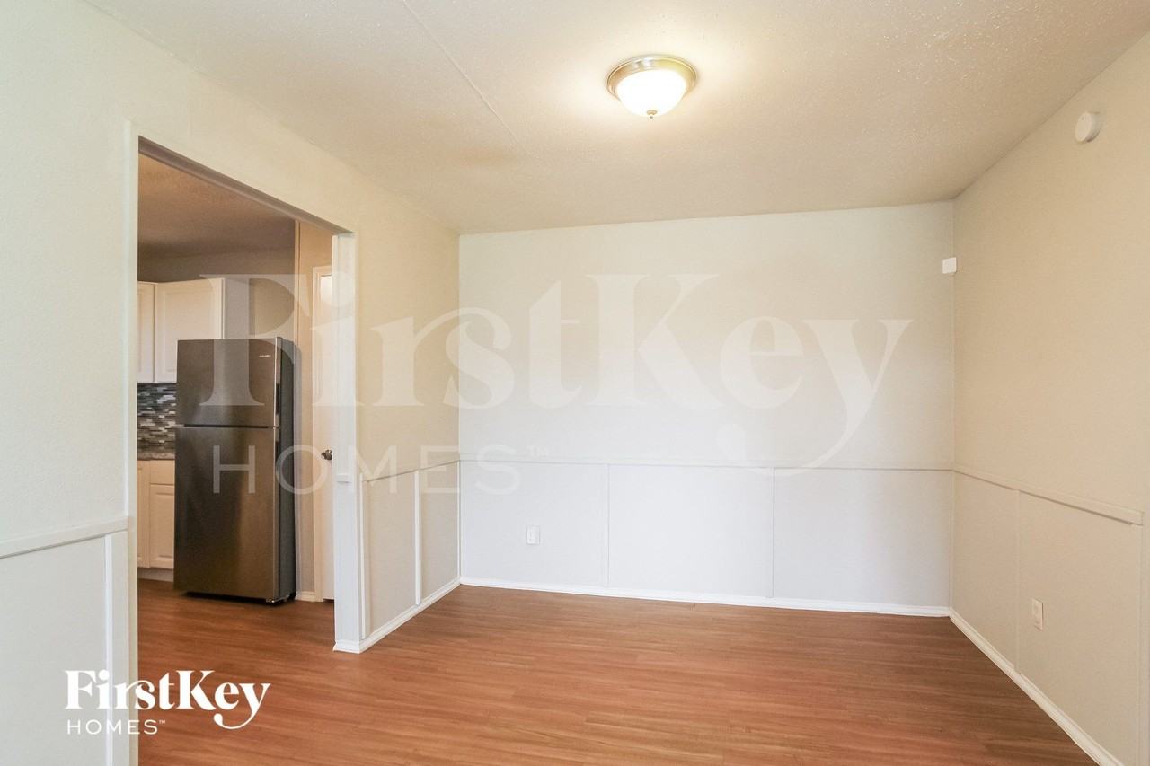 5406 Carousel Cir - Photo 5 of 15