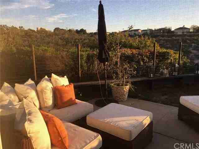 4490 Park Newport - Photo 3 of 27