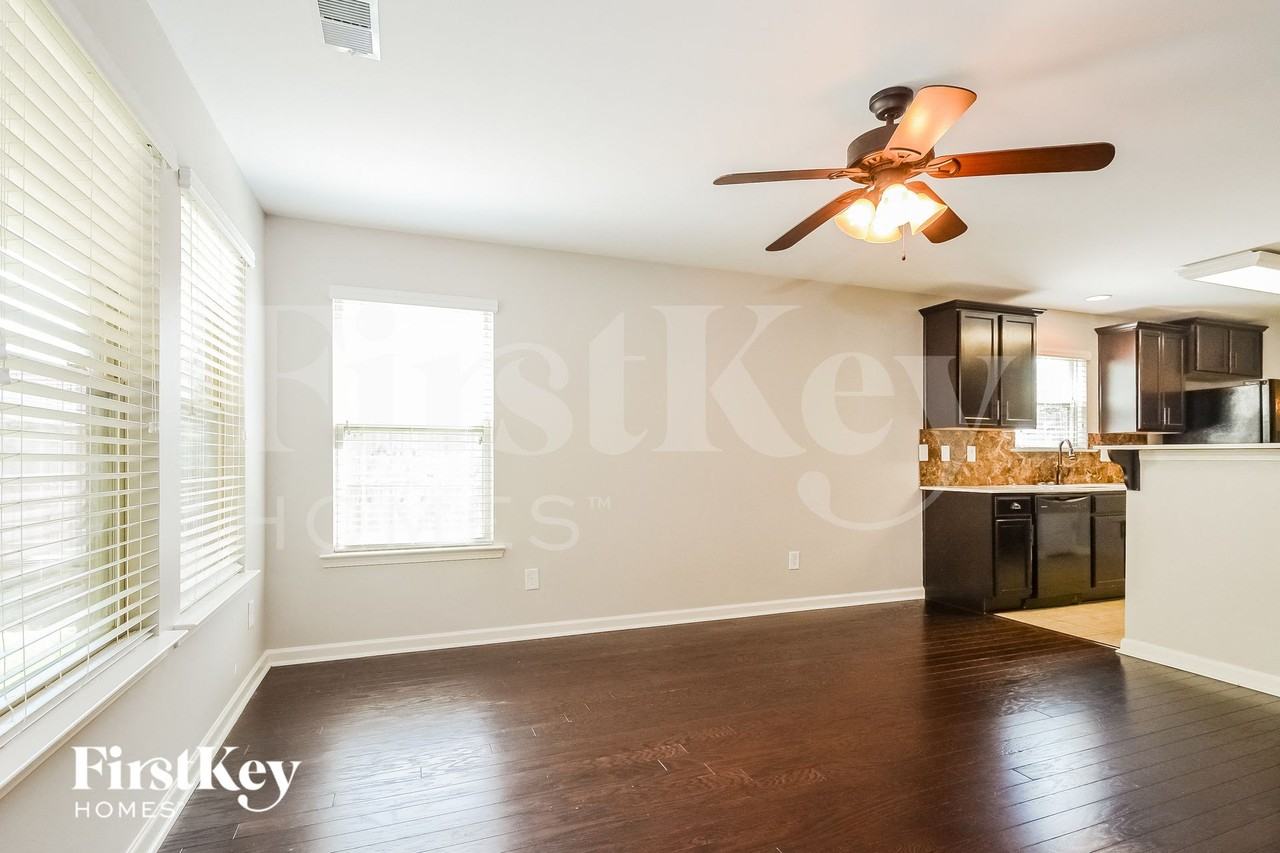 465 W Park Dr - Photo 3 of 15