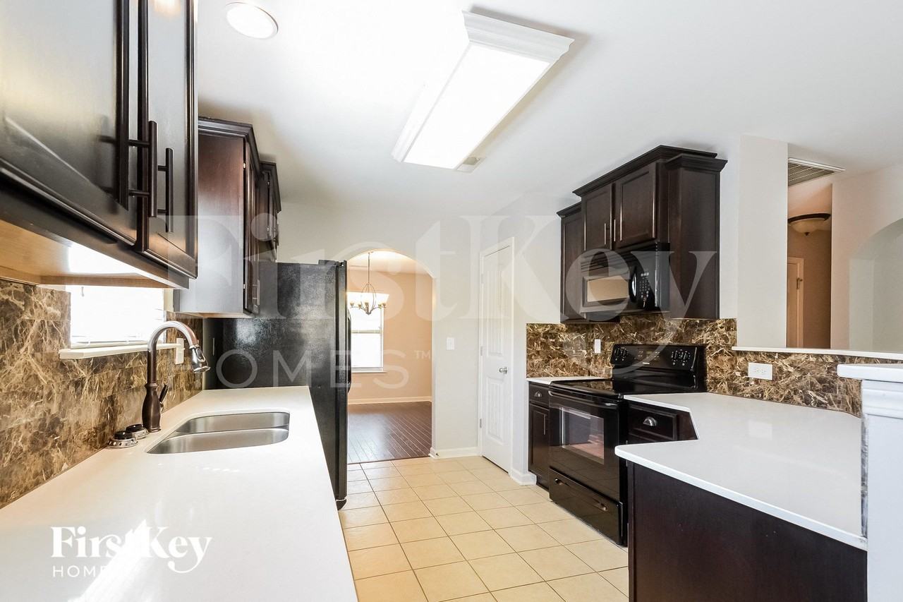 465 W Park Dr - Photo 7 of 15