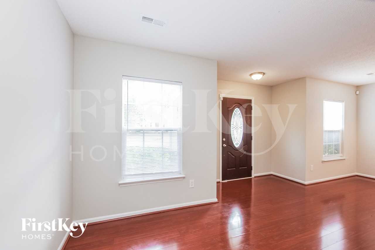 4609 Sedgelane Dr - Photo 2 of 18