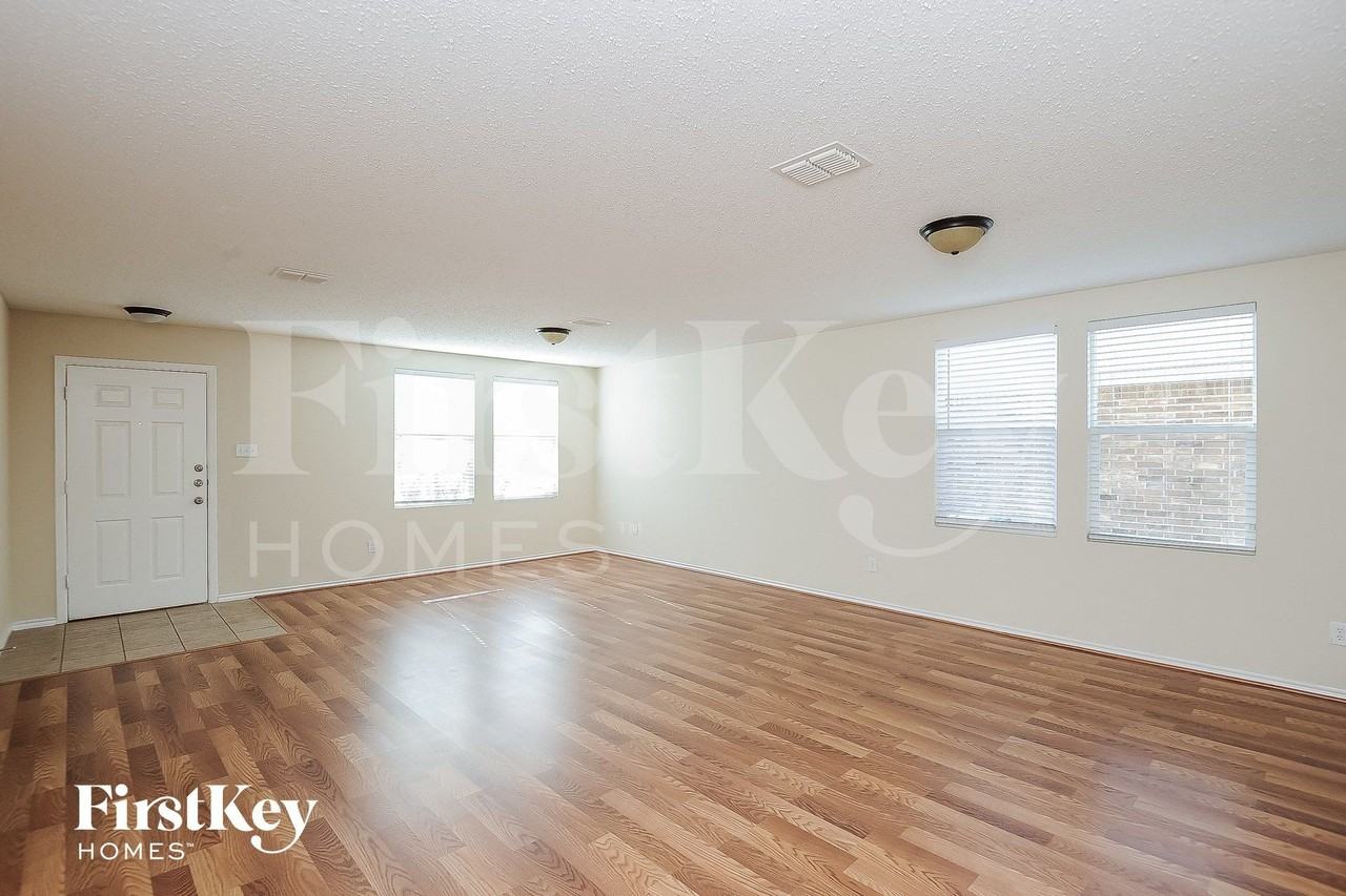 4004 German Pointer Way - Photo 6 of 15