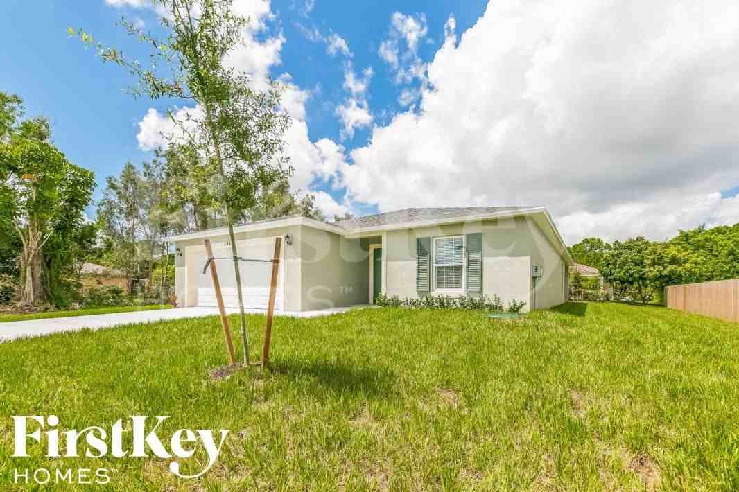 1950 Sw Sylvester Ln - Photo 2 of 15