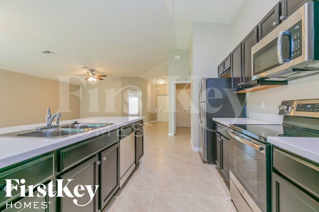 1950 Sw Sylvester Ln - Photo 5 of 15