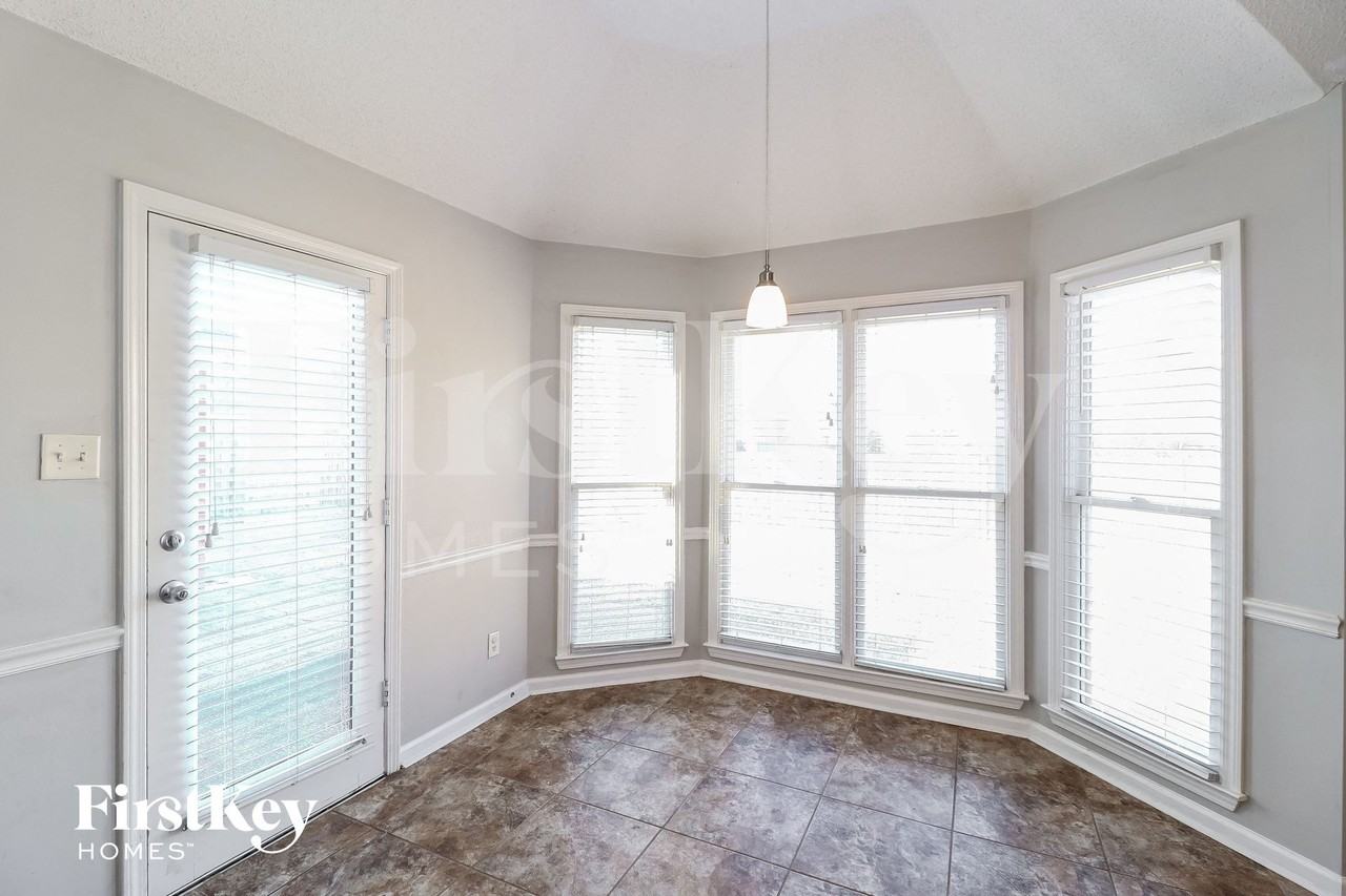 1535 Far Dr - Photo 3 of 14