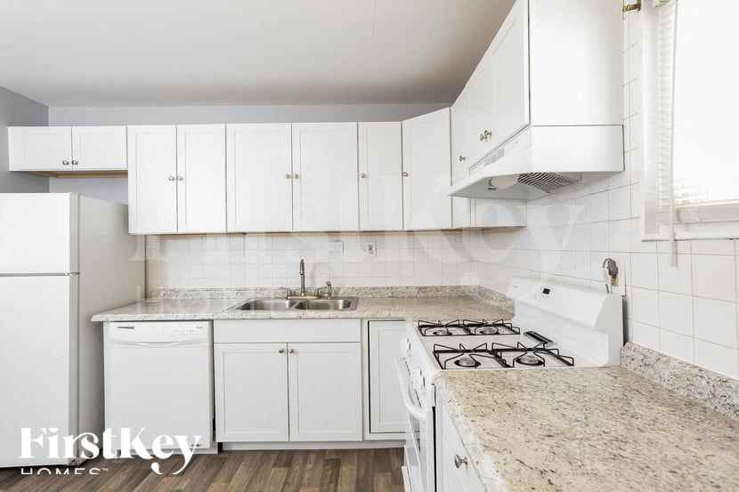 1095 Ozment Dr - Photo 7 of 15