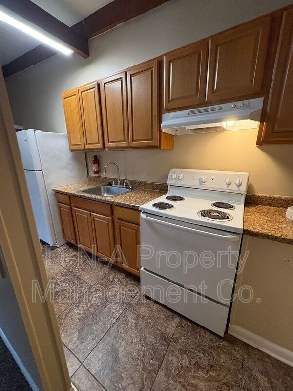 114 Cabanna Ln #104 - Photo 5 of 6