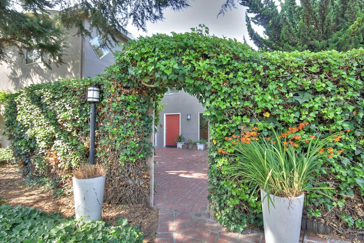 1554 Walnut Dr - Photo 2 of 29