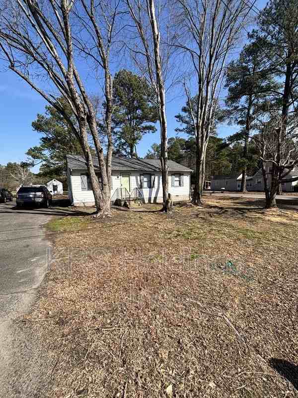 8501 Ackley Ave - Photo 2 of 14