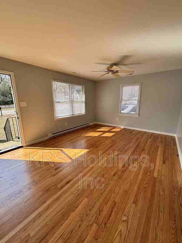 8501 Ackley Ave - Photo 6 of 14