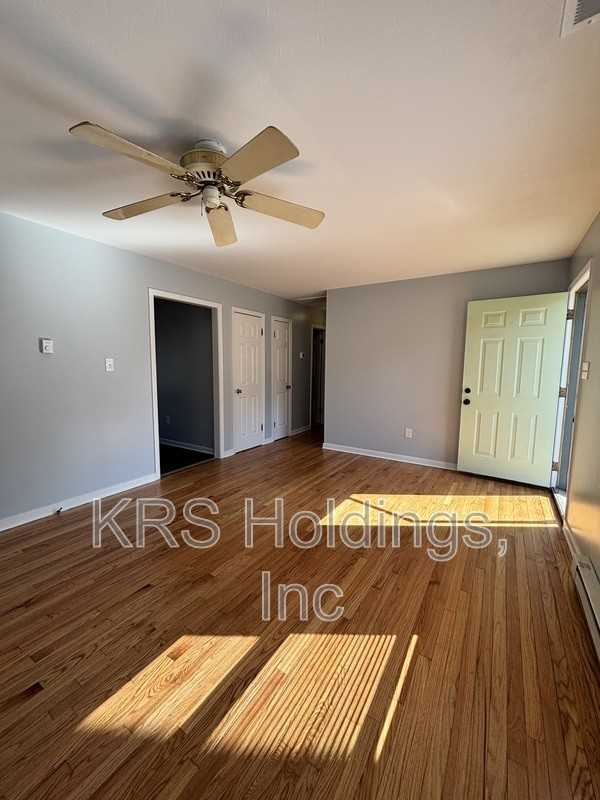 8501 Ackley Ave - Photo 7 of 14