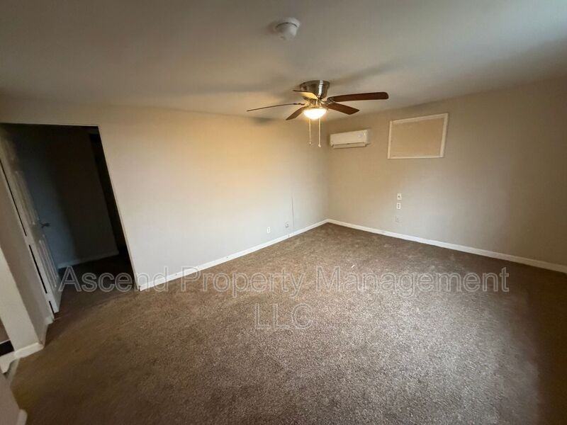 2111 Chamberlain Ave #B - Photo 3 of 10