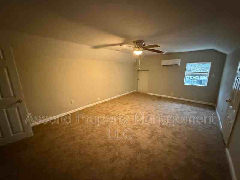 2111 Chamberlain Ave #B - Photo 5 of 10