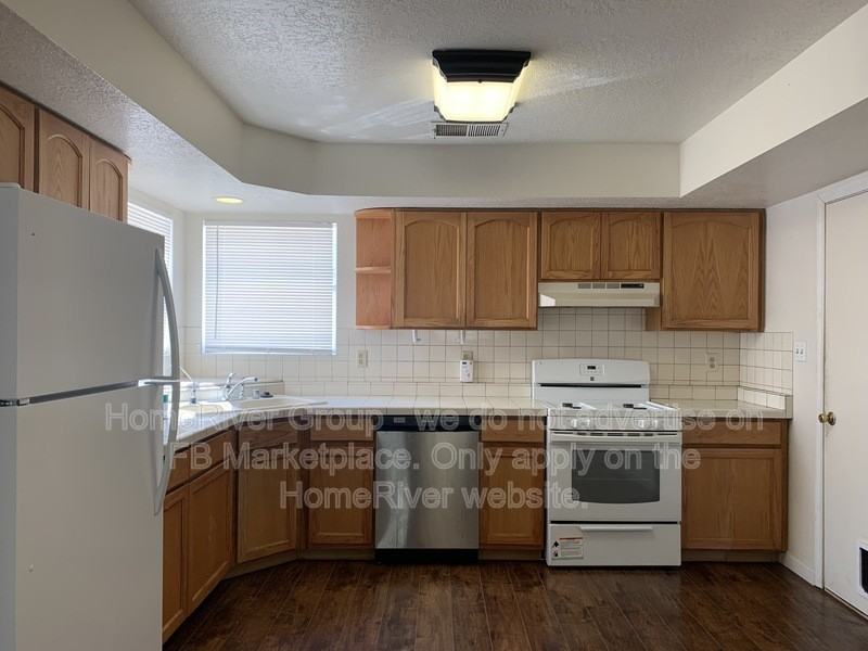 1913 Verbena Dr Ne - Photo 2 of 25