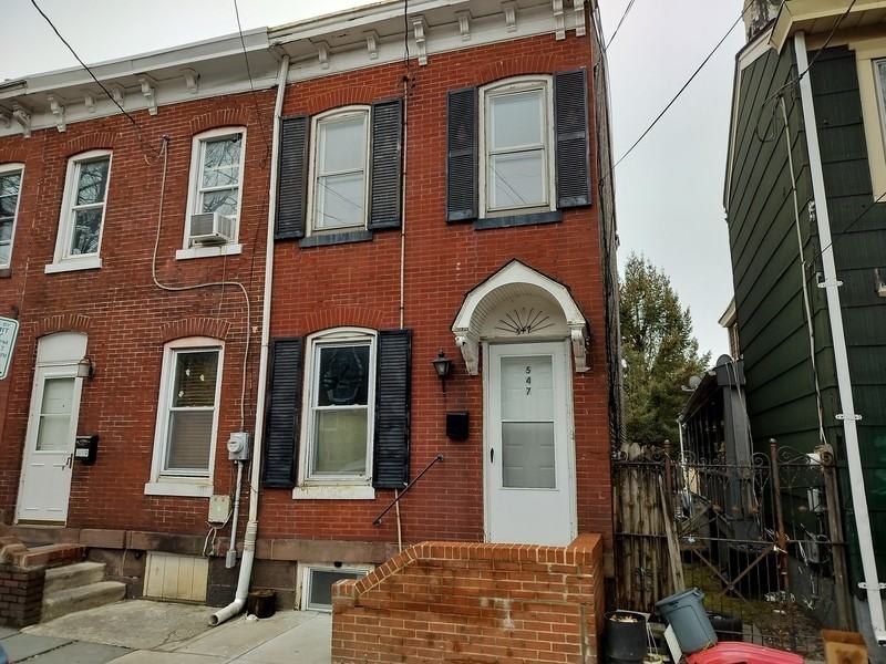 547 Centre St - Photo 2 of 19