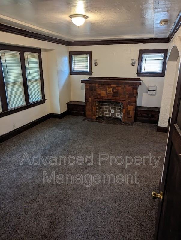 4023 N 24th Pl - Photo 2 of 10