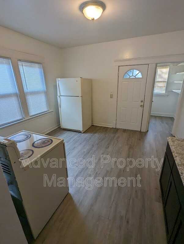 2909 N 29th St #2909 - Photo 7 of 11