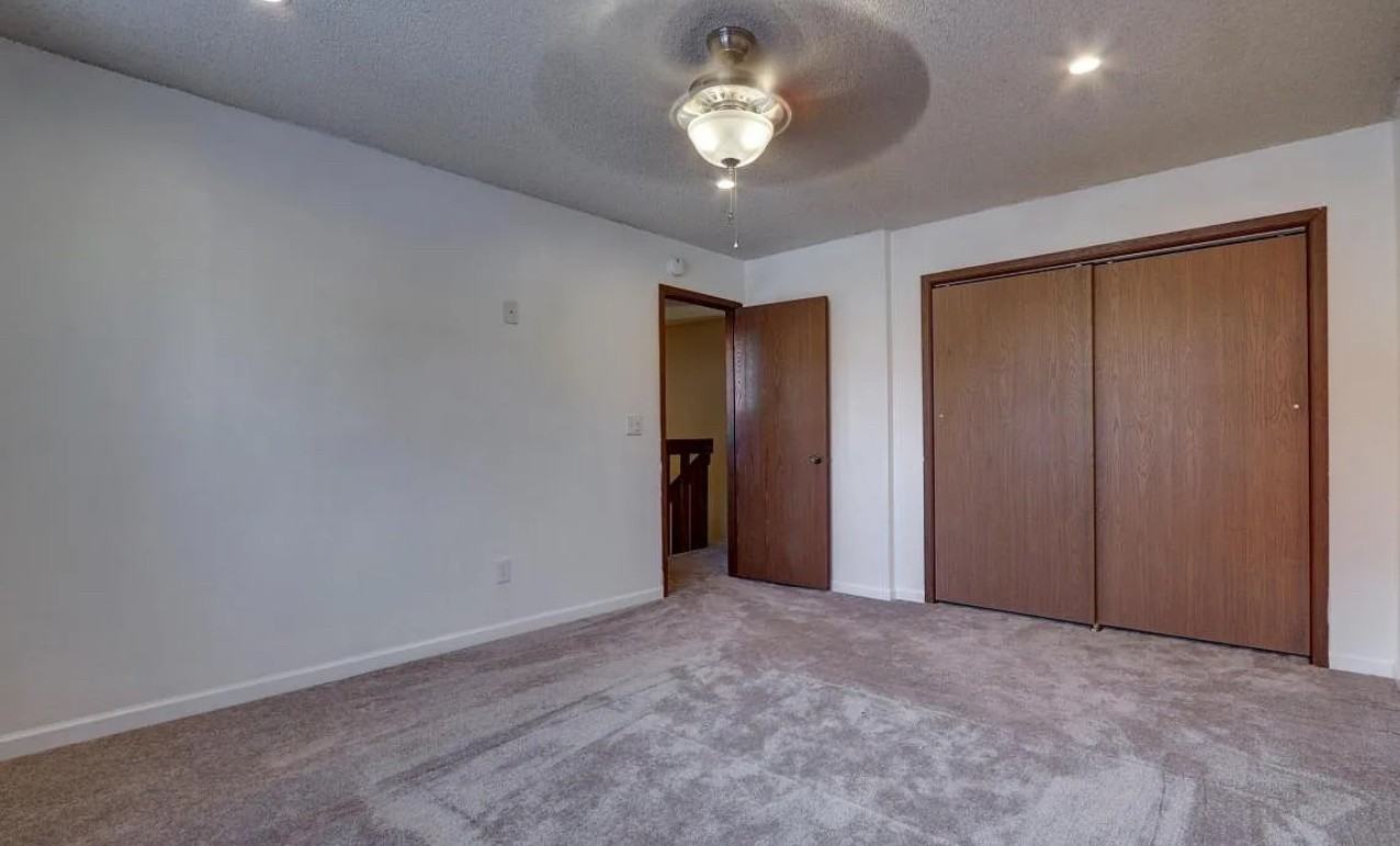 5521 E 34th Ave #1 - Photo 4 of 14