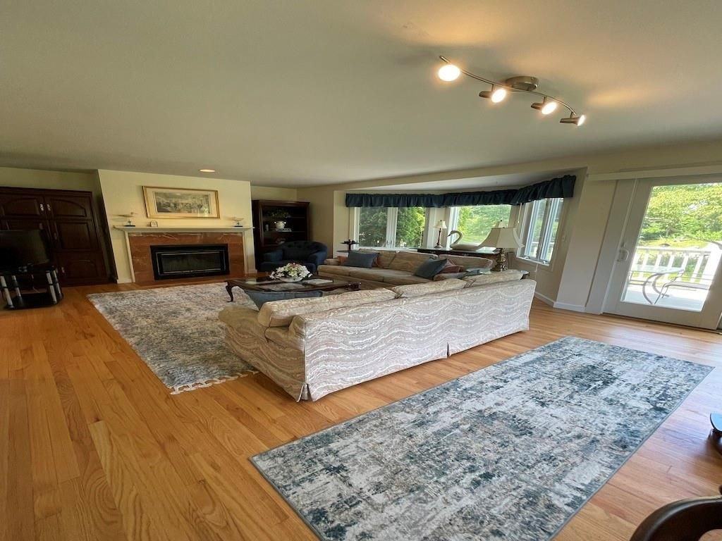 15 Hammersmith Rd ##33 - Photo 3 of 37