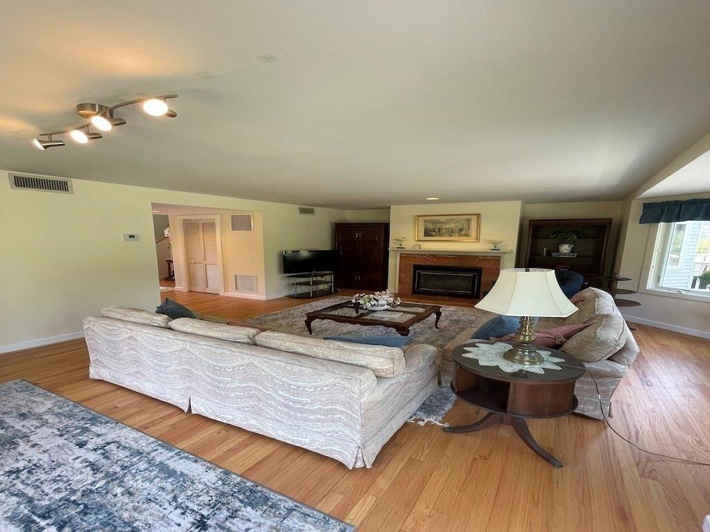 15 Hammersmith Rd ##33 - Photo 4 of 37