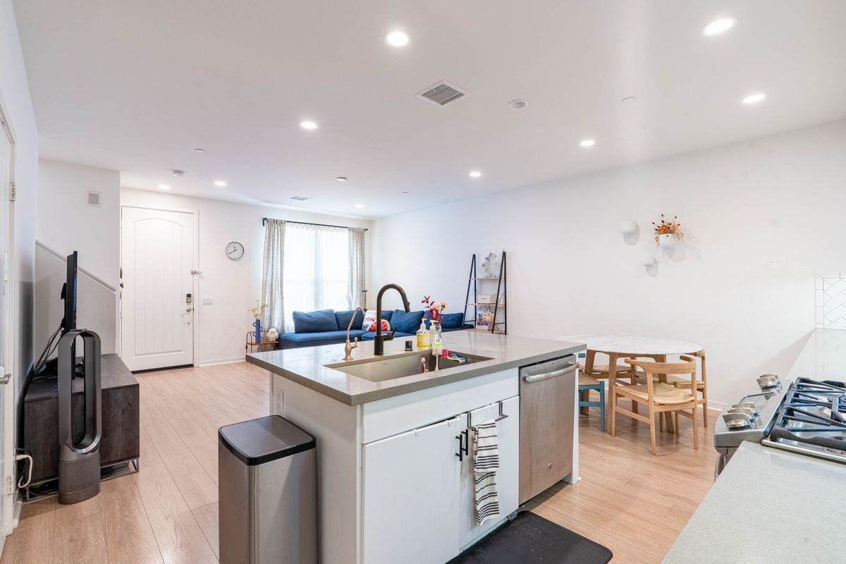 62 Savannah - Photo 7 of 36